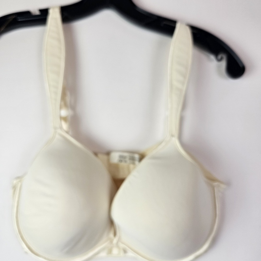 BALI 3270 Seductive Curves Satin Seamless Lined Molded Underwire 36D Ivory Bra